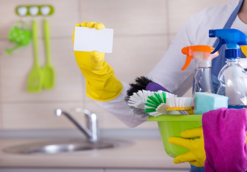 Kitchen and bathroom deep cleaning in E16